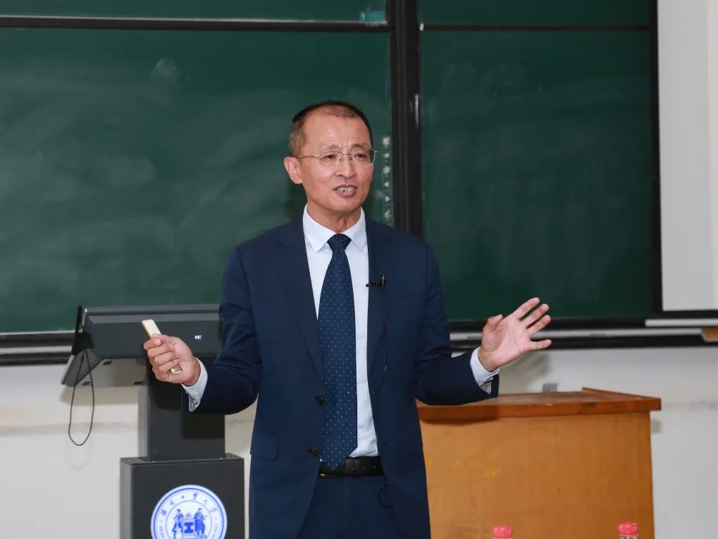 社科賽斯考研董事長甄誠先生應邀為河北工業大學MBA帶來專題講座！